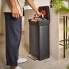 411265 2 cerny kovovy odpadkovy kos s uhlikovym filtrem titan 30 l