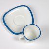 Fehér-kék porcelán csésze és csészealj Kave Home Odalin 90 ml