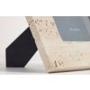 278188 3 bilo bezovy mramorovy fotoramecek kave home uria 23 x 18 cm fv interier 25bilo bezovy mramorovy fotoramecek kave home uria 23 x 18 cm