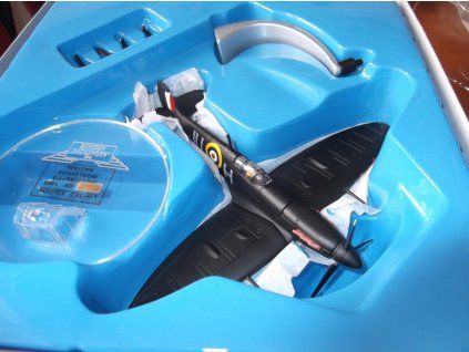 Spitfire Mk V RAF No.111 Sqn, Peter Durnford, RAF Debden, England