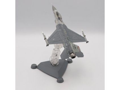 41893 ca72db0804 f 16 2