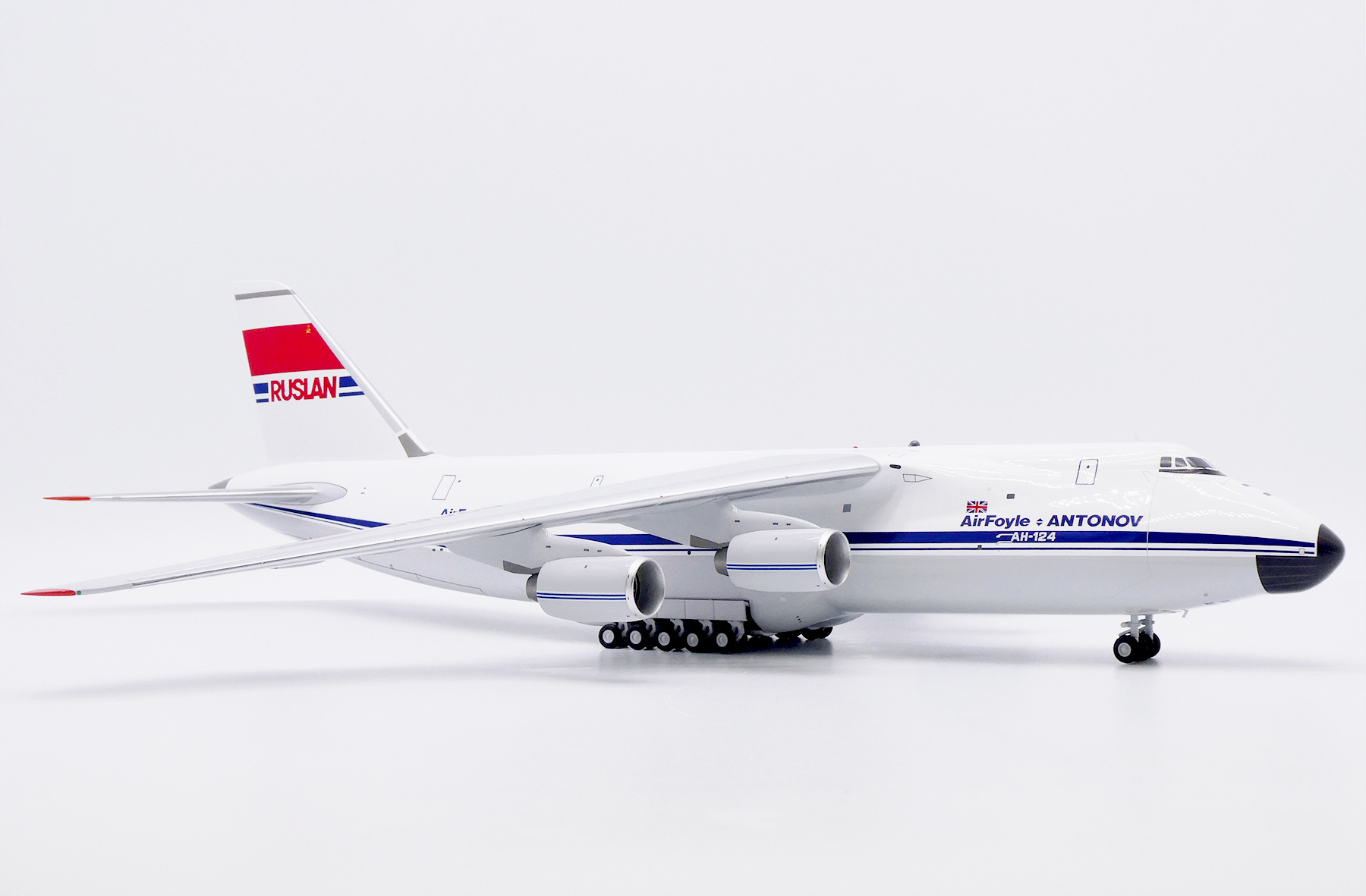 1:200 Antonov AN-124-100 Air Foyle / Antonov Airlines ″1989″ Colors