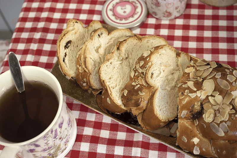 RECEPT: Vánočka a velikonoční mazanec z domácí pekárny