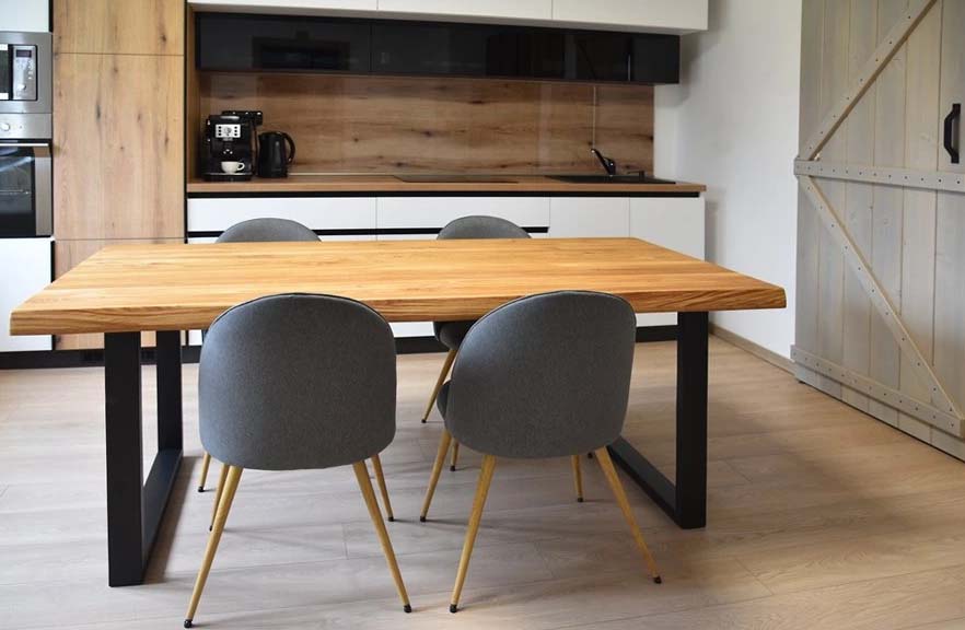 Jak vybrat správnou velikost jídelního stolu?