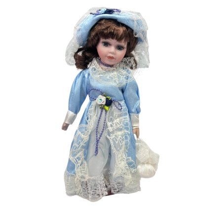 158097 porcelanova panenka 31 cm ve svetle modrych satech
