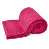 166268 1 mikroflanelova deka pixel vinove cervena