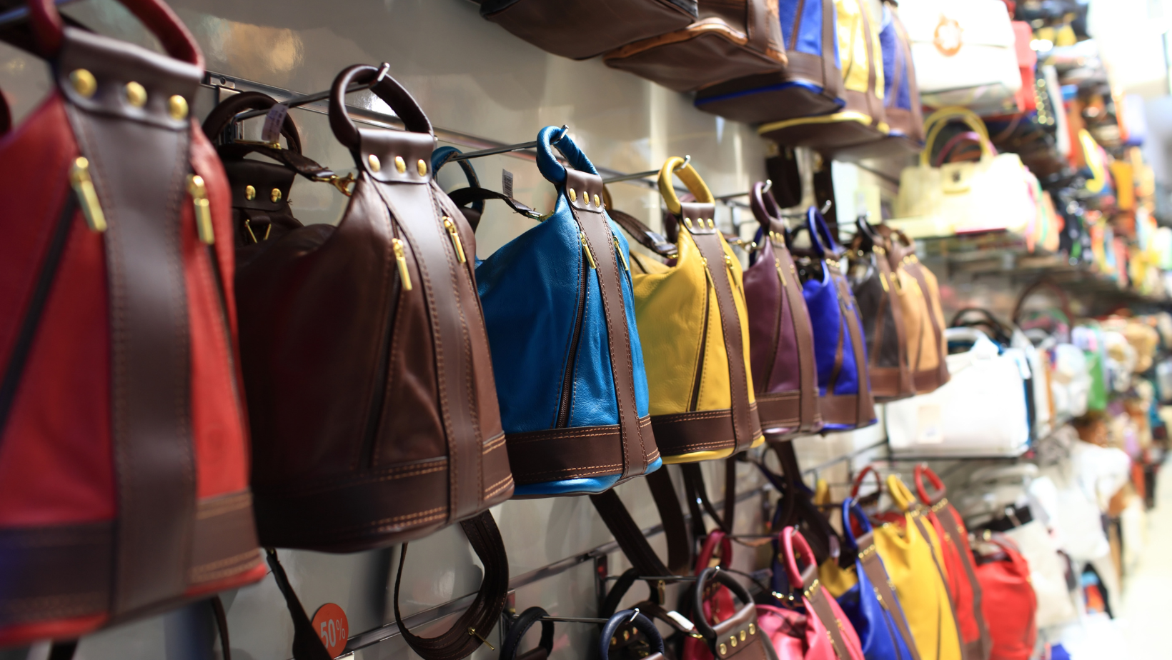 Už víte jakou kabelku či tašku zvolit pro letošní sezónu?