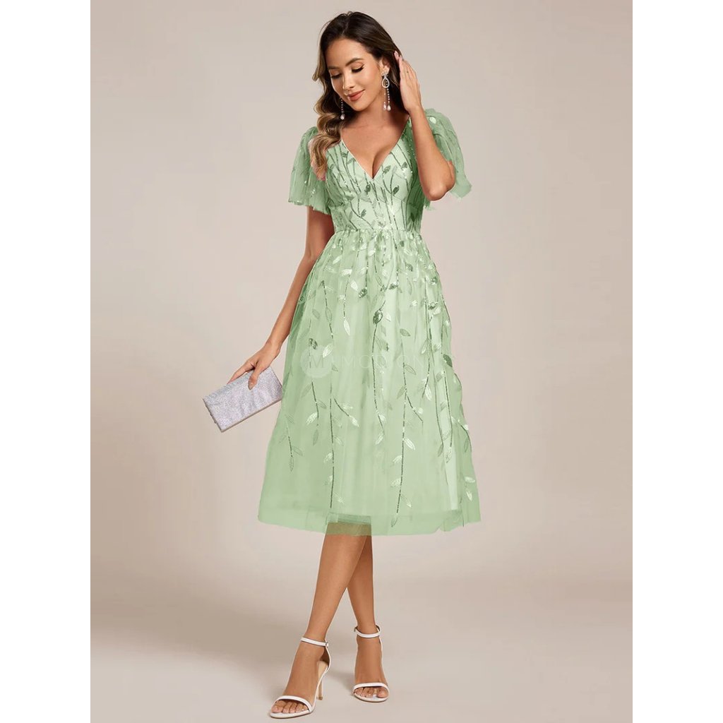 Společenské šaty světle zelené mátové krátké tylové s flitry – EG02230MG | Modion.cz