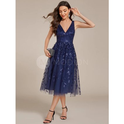 Společenské šaty tmavě modré tylové s flitry midi – Ever Pretty EG02106NB