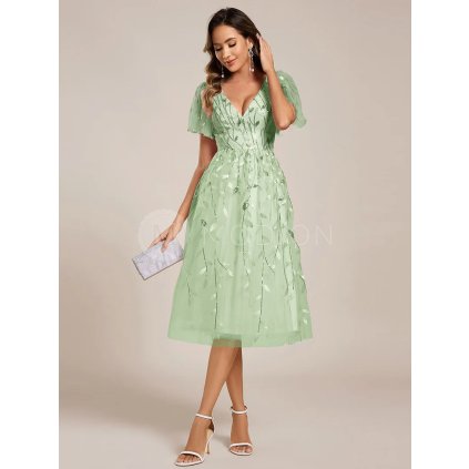 Společenské šaty mátově zelené tylové midi třpytivé s flitry a rukávem – Ever Pretty EG02230MG