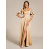 Plesové šaty zlaté dlouhé saténové s rozparkem, spadenými rukávy a ramínky – Ever Pretty ES00437CH