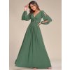 Plesové šaty zelené dlouhé šifonové s krajkou a dlouhým rukávem – Ever Pretty EP00461EU
