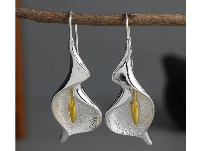 Náušnice tvaru květu