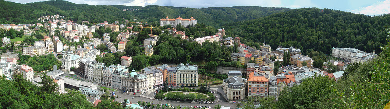 1280px-2007-KarlovyVary-053-wide