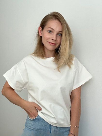 Bílé tričko zkrácený střih