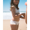 Bíle bikiny s volánky
