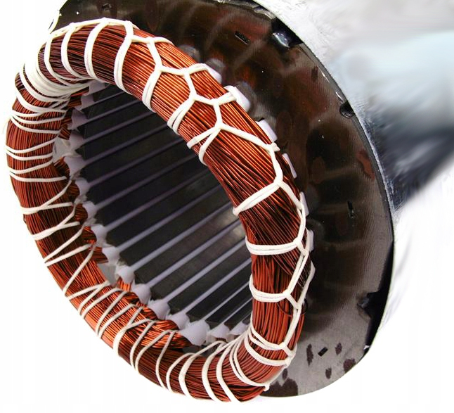 Medený generátor Agregat inwerterowy posiada miedzianą prądnicę.