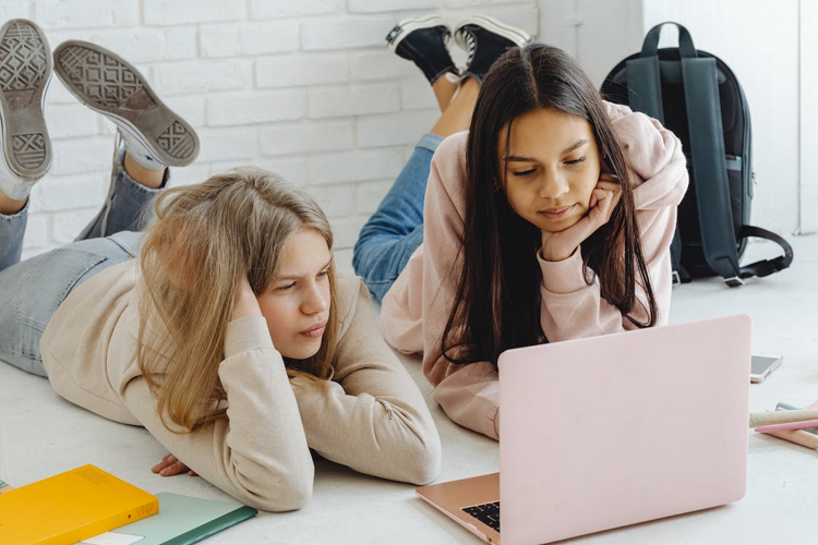 prvni-menstruace-skola-2