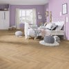 laminatova podlaha kronooriginal herringbone 8 dub sundance v priestrannej spalni 22904