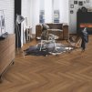 laminatova podlaha kronooriginal herringbone 8 dub harlech v interieri s gaucom 22837