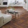 laminatova podlaha kronooriginal herringbone 8 dub laguna v obyvacke s bicyklom 22860