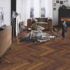 laminatova podlaha kronooriginal herringbone 8 dub laguna v interieri s gaucom 22855