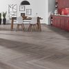 laminatova podlaha kronooriginal herringbone 8 dub rutherford v kuchyni 22874