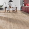 laminatova podlaha kronooriginal atlantic 8 dub biscotti v kuchyni 17619