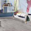 laminatova podlaha kronooriginal atlantic 8 pearl grey oxide v destkej izbe 17444