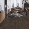 laminatova podlaha kronooriginal atlantic 10 dub espresso carpenter v interieri s gaucom 17358