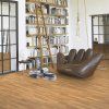 laminatova podlaha parador basic 400 dub 1593812 v interieri s kniznicou