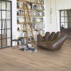 vinylova podlaha parador basic 30 dub 1730635 v interieri s kniznicou