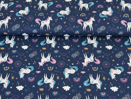 Jednorožci a duhy na tmavě modré