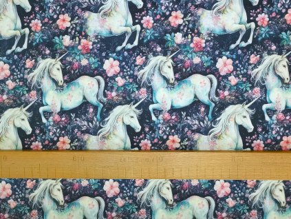 Jednorožci v říši květin