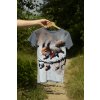 Hand holding tshirt in nature (1)