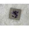 Štítek z broušené EKOKŮŽE - Fialová květina 4x4 cm