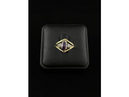 Zlatý prsten se zirkony