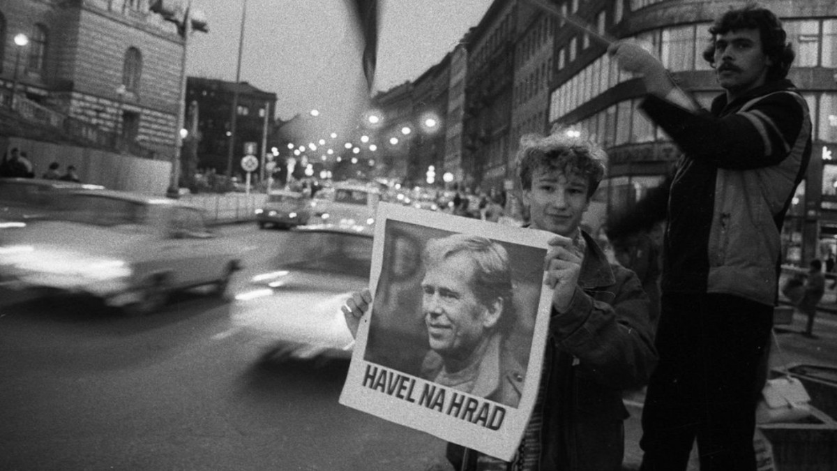 35 let svobody a demokracie. A co dál? 2