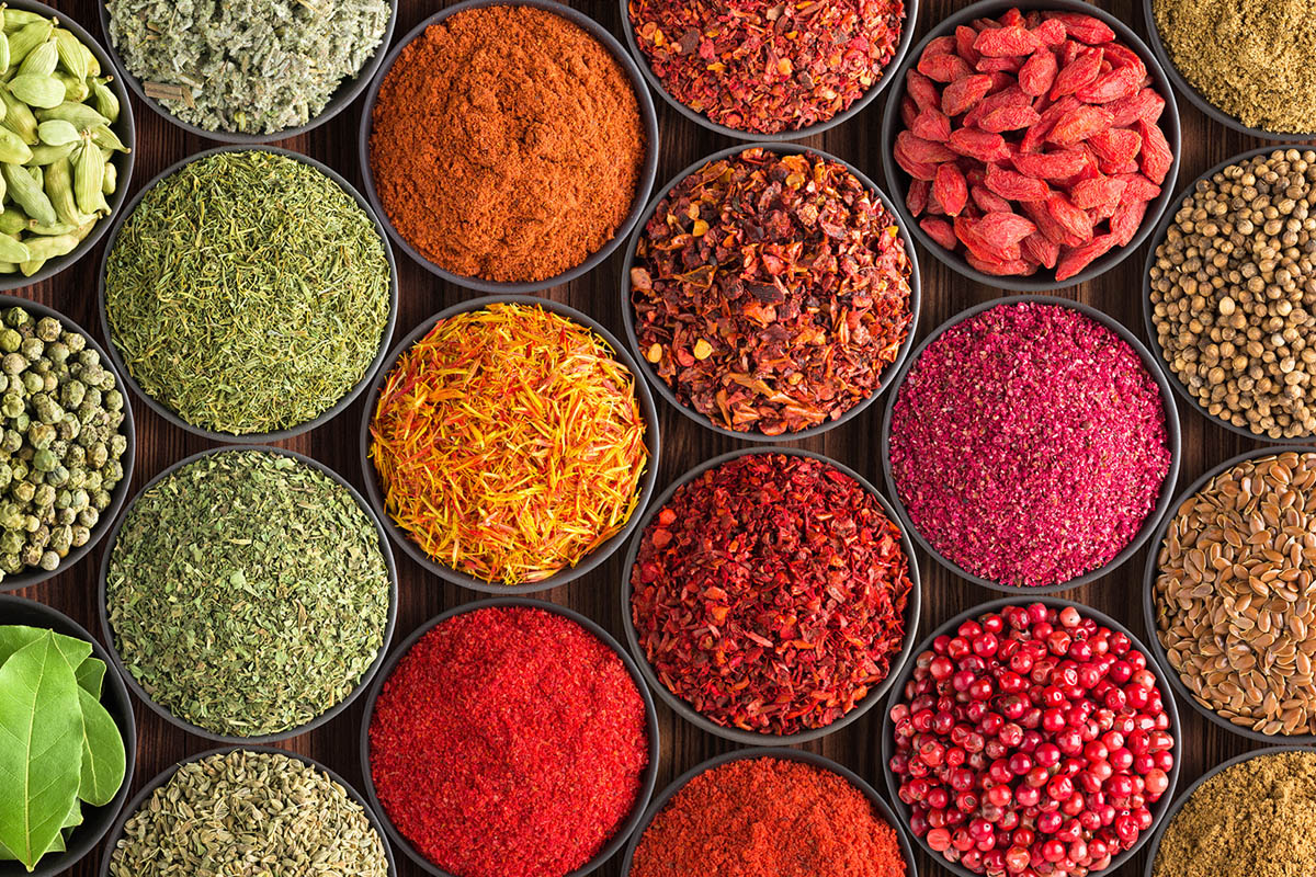 Chcete barvit látky? A co zkusit bylinky?