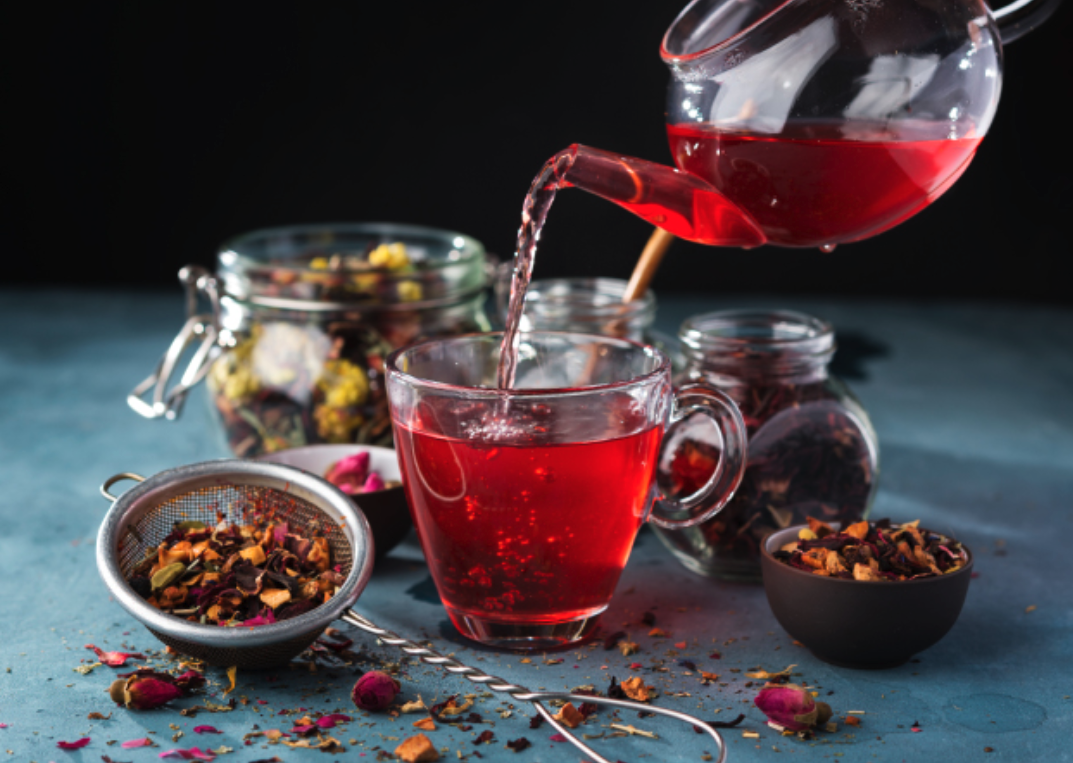 Čaj s šípkem  a ibiškem