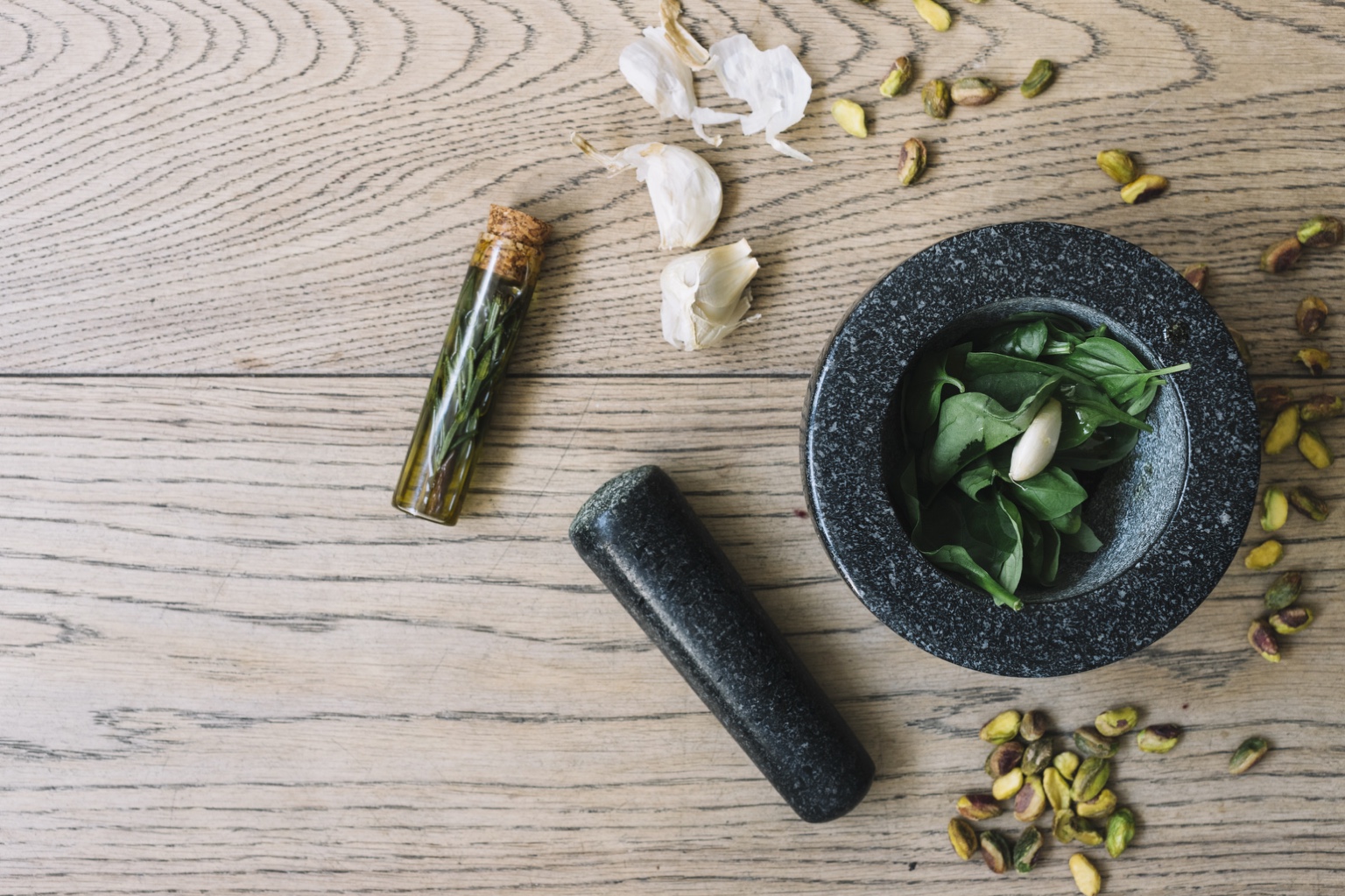 Přírodní pomoc proti bolesti: Byliny, které uleví tělu i mysli