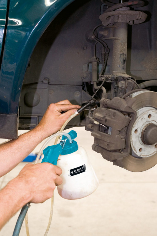 Přístroj na odvzdušnění brzd + 2x doplňovací nádobky - Hazet