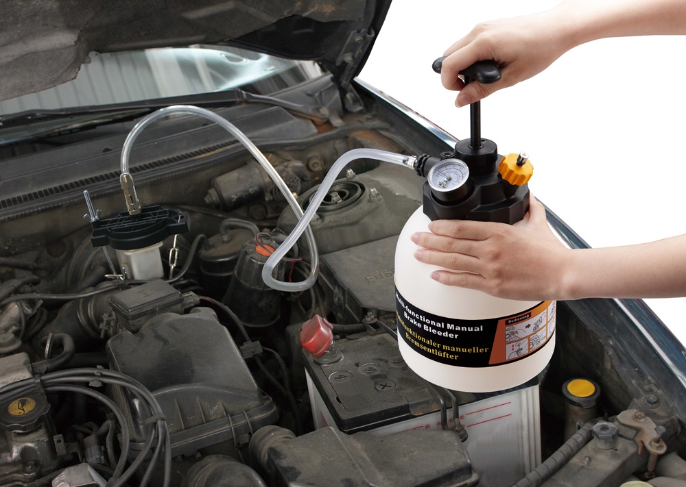 Ferdus Ruční plnička brzdové kapaliny BK-UNI CJ-213