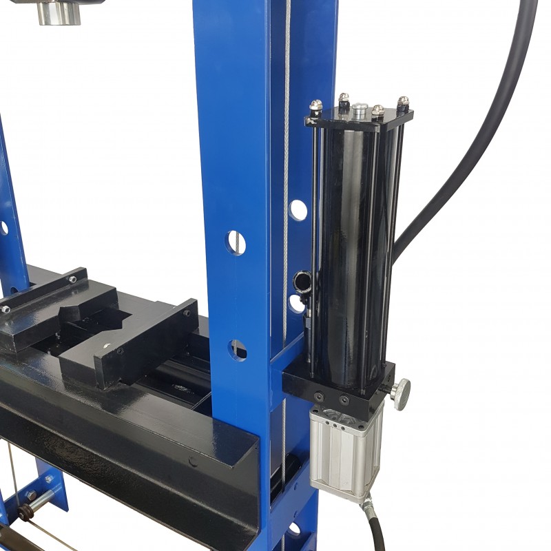 Hydraulický lis 50T s multiplikátorem – Golemtech HL09