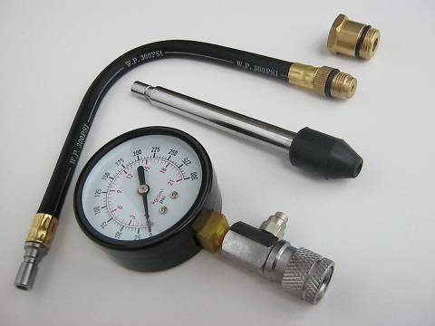 Kompresiometr pro benzinové motory, sada 4 dílů – QUATROS QS30191