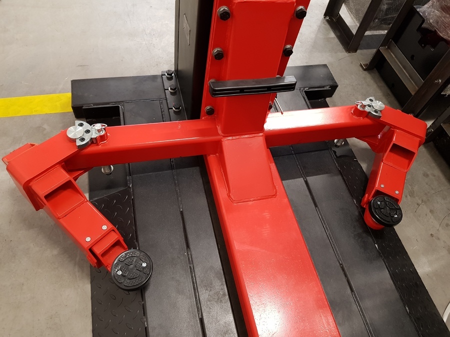 Ferdus Zvedák jednosloupový mobilní SF-M2500ES, 2,5t, s mechanickými západkami a kolečky (obrázek 4)