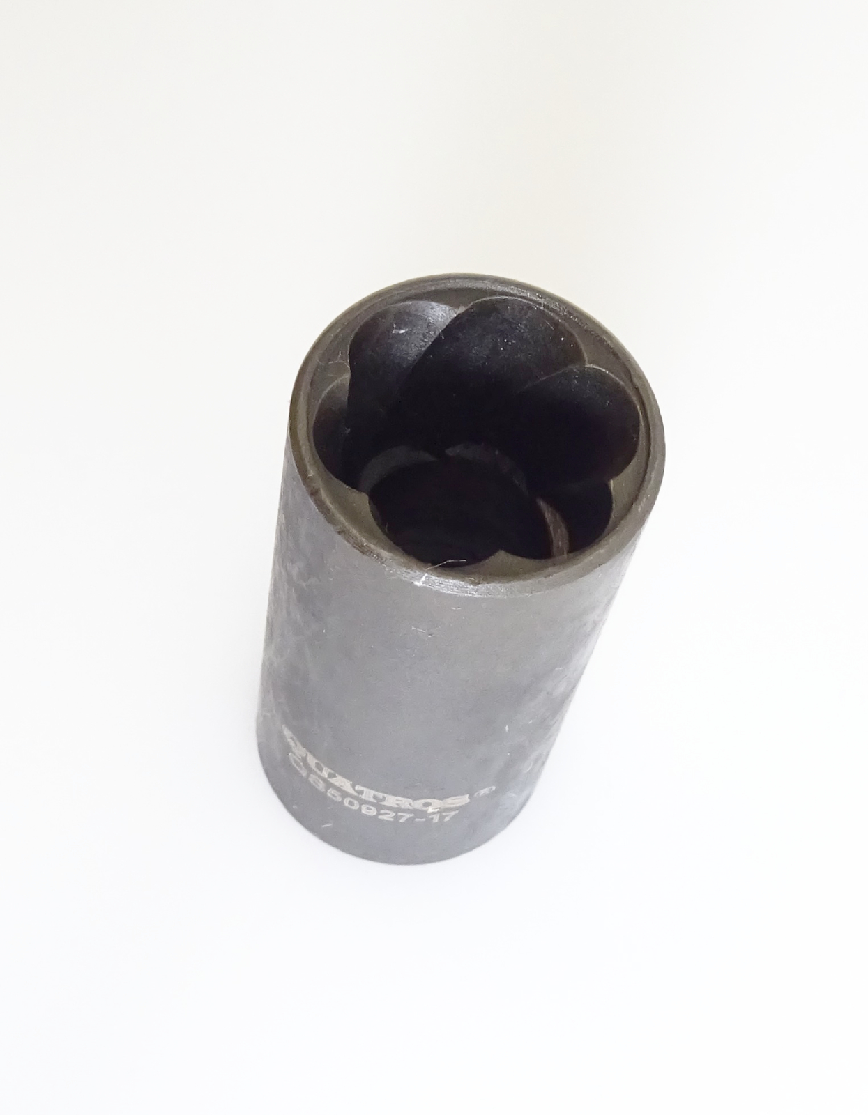 Hlavice na povolení poškozených pojistných šroubů, 1/2". rozměr 22 mm - QUATROS QS50927-22 Velikost: 22 mm