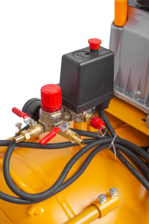 Vzduchový kompresor 100 l 230 V, olejový dvouválcový - HOTECHE