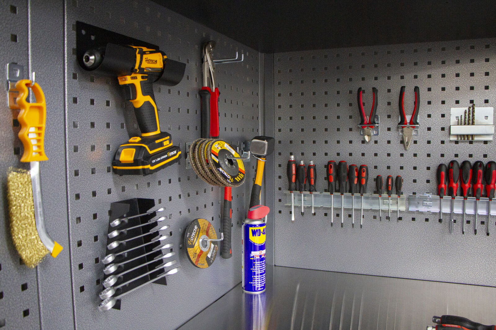 Děrovaná závěsná deska - Genborx PROFI WGB1324