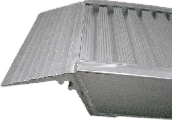 Nájezdové rampy Titan, vysoká nosnost 3310 kg, hliníkové, sada 2 ks